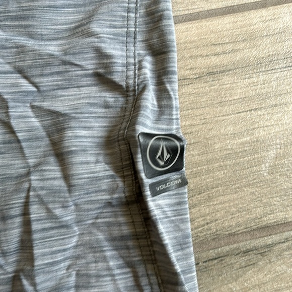 Volcom mod-tech swim trunks - Picture 6 of 8